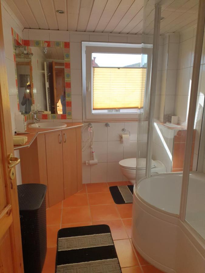 Hotel, Ferienwohnung, Zimmer Bad Driburg Exteriér fotografie